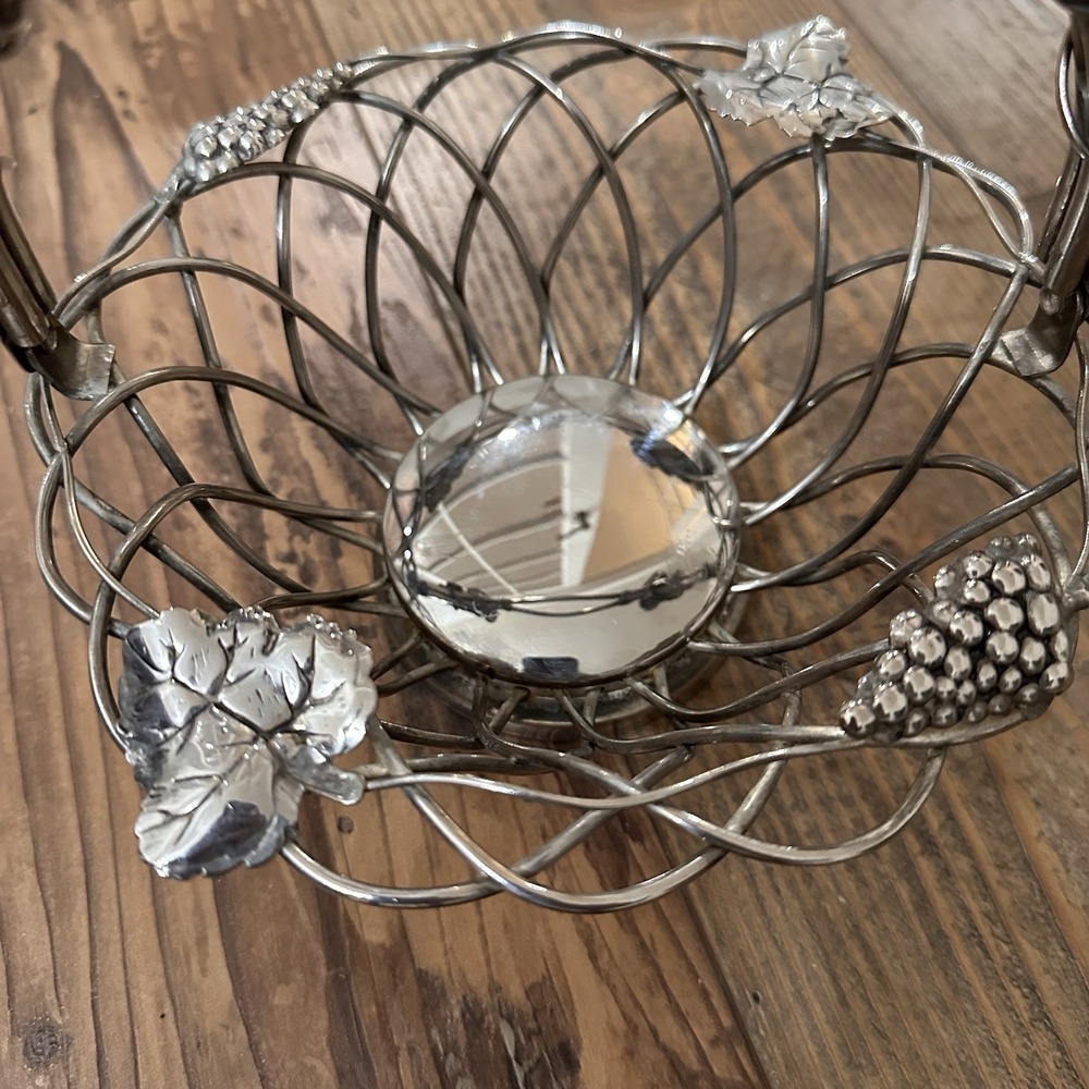 Godinger Silver Plated Grape Basket   with Moving Handle‎ Heavy Vintage